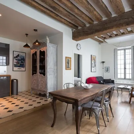 Charming In Le Marais Appartamento *